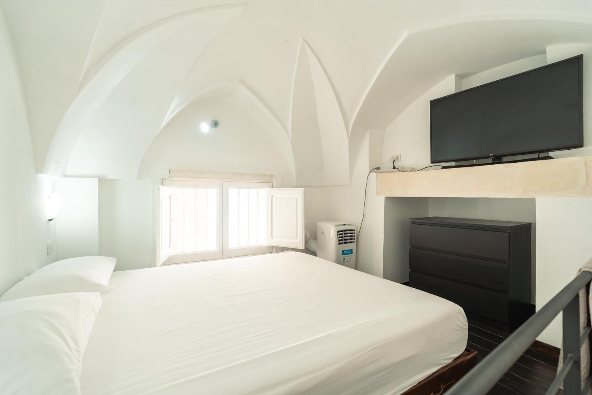 Donna Cristina Historic Apartment ليتشي المظهر الخارجي الصورة